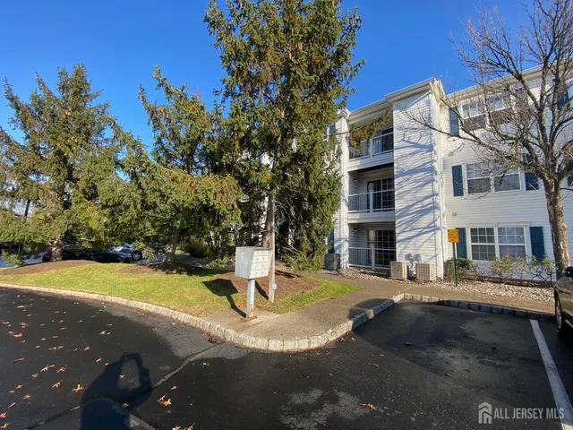 $385,000 | 513 Waterford Drive, Edison, NJ 08817