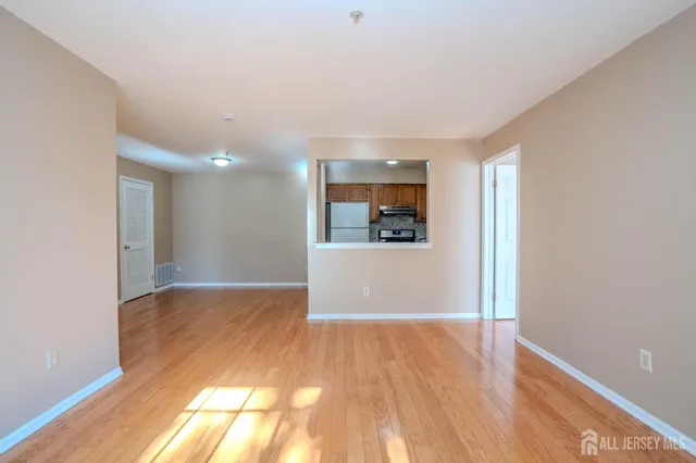 $385,000 | 513 Waterford Drive, Edison, NJ 08817