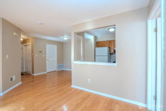 $385,000 | 513 Waterford Drive, Edison, NJ 08817