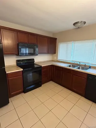 $1,850 | 20202 Hunt Club Drive, Harper Woods, MI 48225
