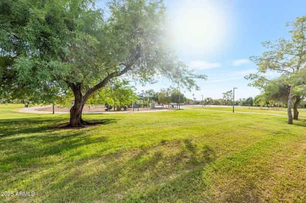 $349,900 | 7557 North Dreamy Draw Drive, Unit 224, Phoenix, AZ 85020