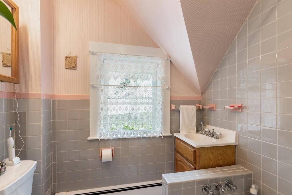 67 Longfellow Road Reading, MA 01867 - Photo 19 of 30 Gallery Image 19