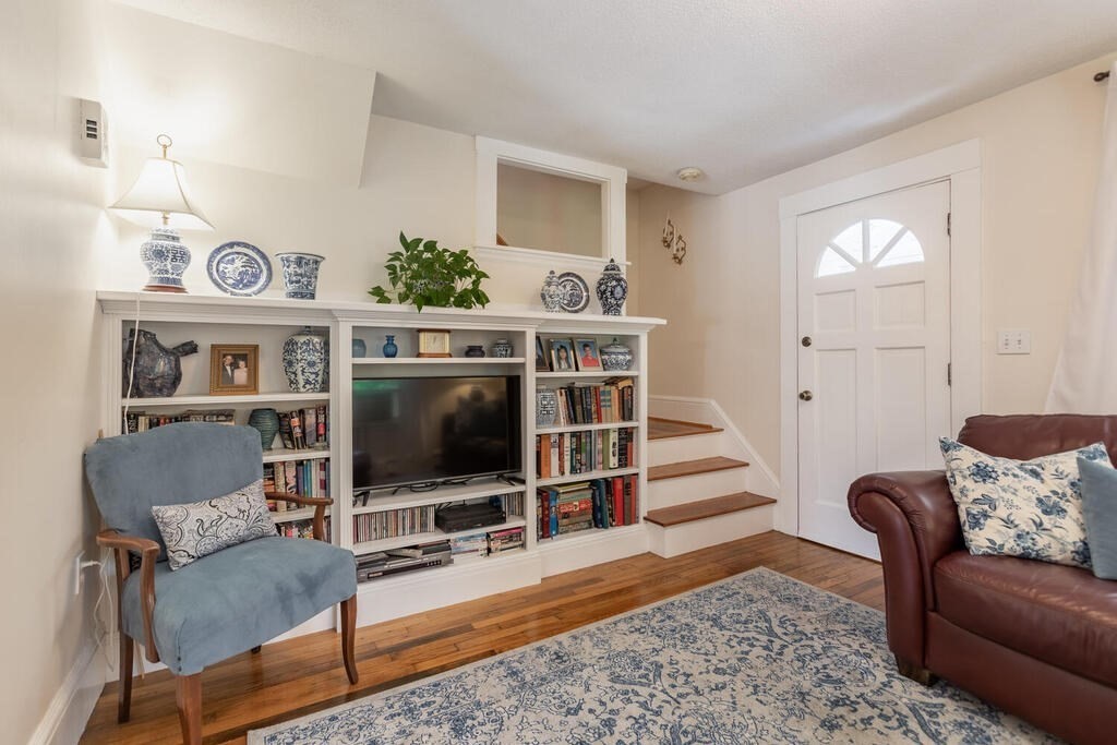 67 Longfellow Road Reading, MA 01867 - Photo 2 of 30 Gallery Image 2