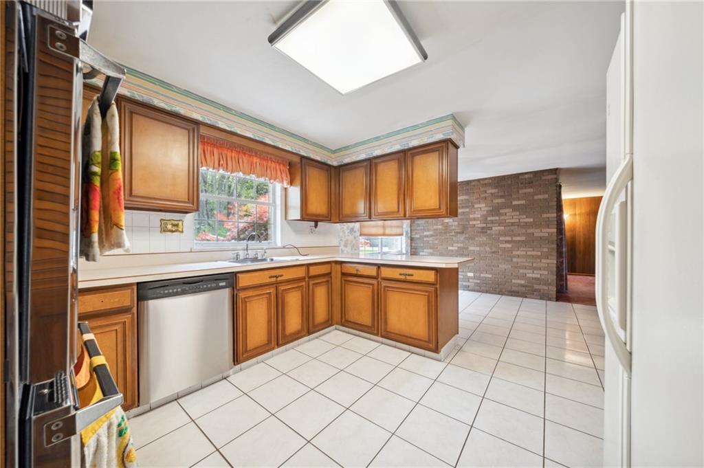 111 Atterbury Road Monroeville, PA 15146 - Photo 12 of 37 Gallery Image 12