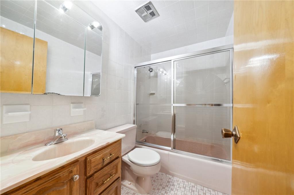 111 Atterbury Road Monroeville, PA 15146 - Photo 29 of 37 Gallery Image 29