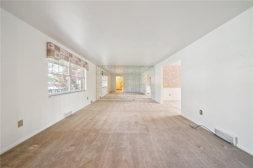 111 Atterbury Road Monroeville, PA 15146 - Photo 4 of 37 Gallery Image 4