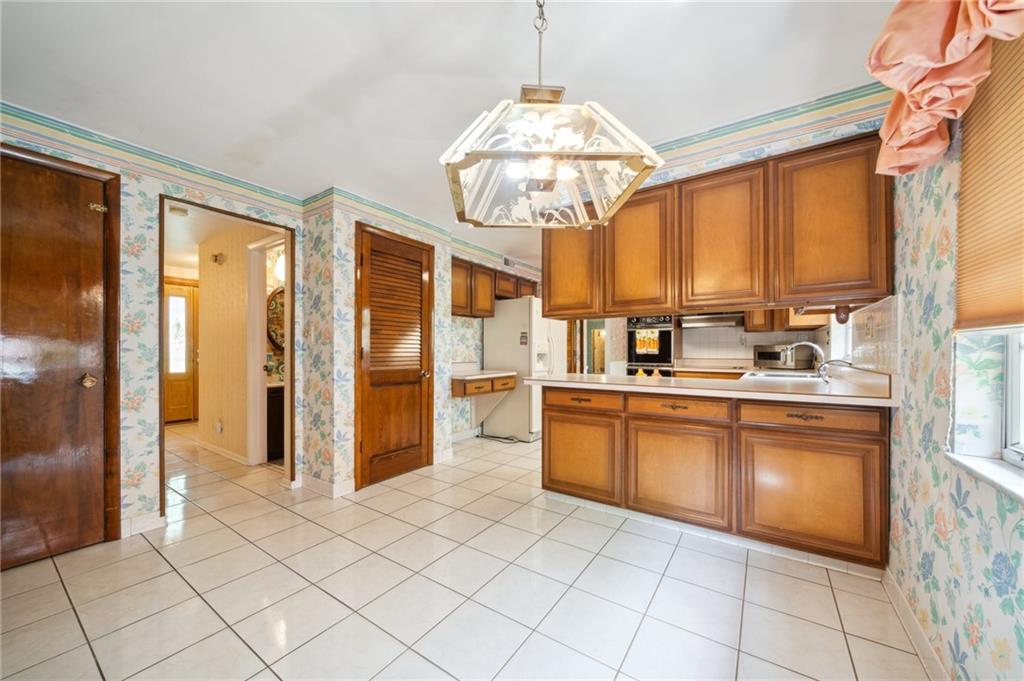 111 Atterbury Road Monroeville, PA 15146 - Photo 8 of 37 Gallery Image 8