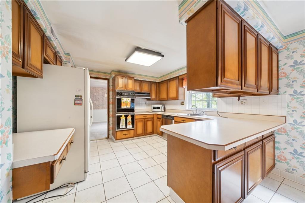 111 Atterbury Road Monroeville, PA 15146 - Photo 9 of 37 Gallery Image 9