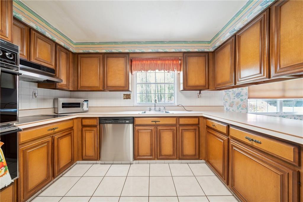 111 Atterbury Road Monroeville, PA 15146 - Photo 10 of 37 Gallery Image 10