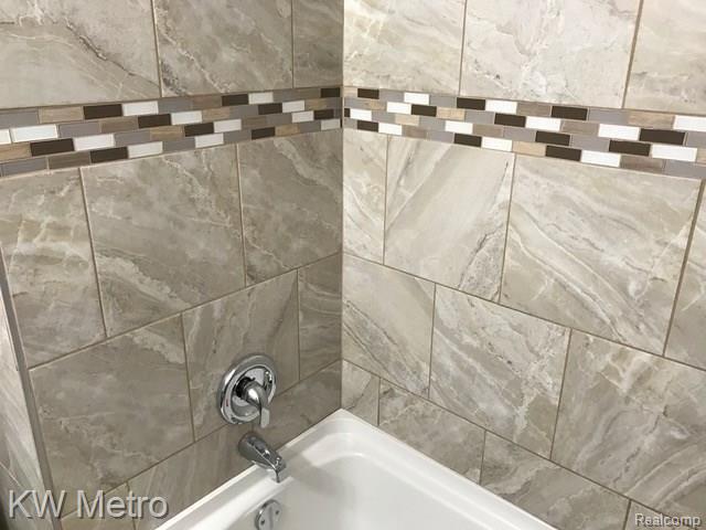 3270 Harding Street Dearborn, MI 48124 - Photo 9 of 19 IMG_0627.JPG