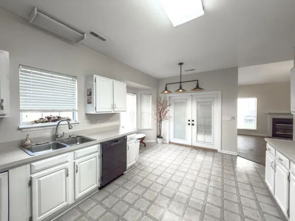 $2,450 | 115 Hartley Hall Court, Summerville, SC 29485