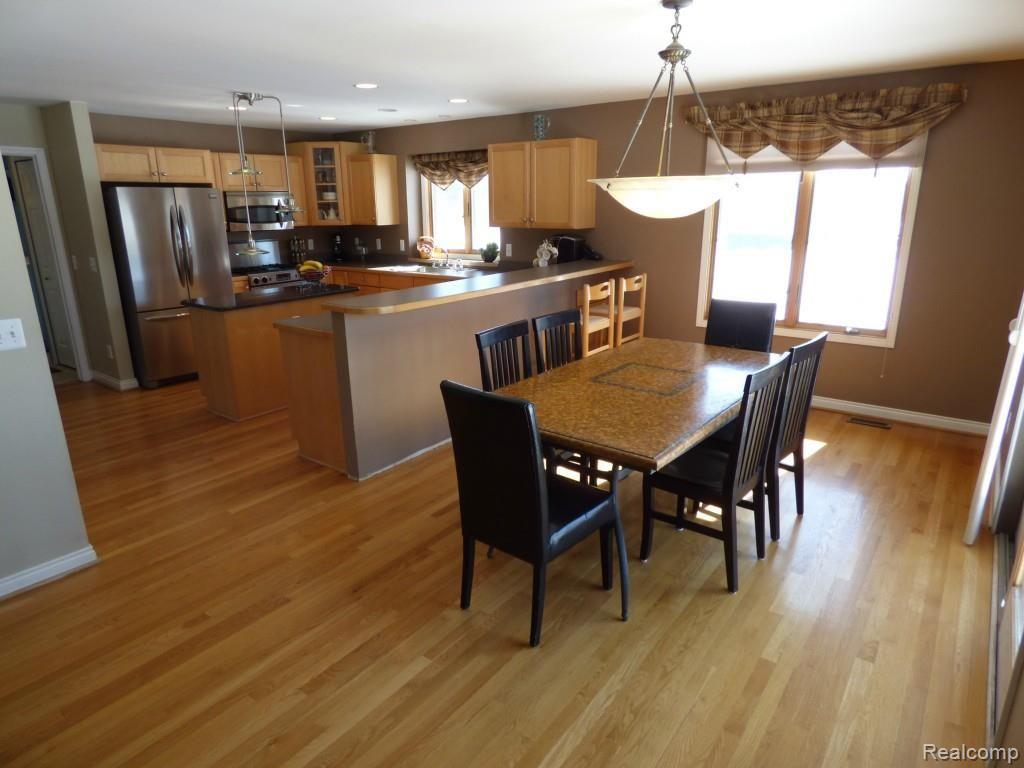 6845 Earhart Road South Lyon, MI 48178 - Photo 20 of 56 P1020602.jpg