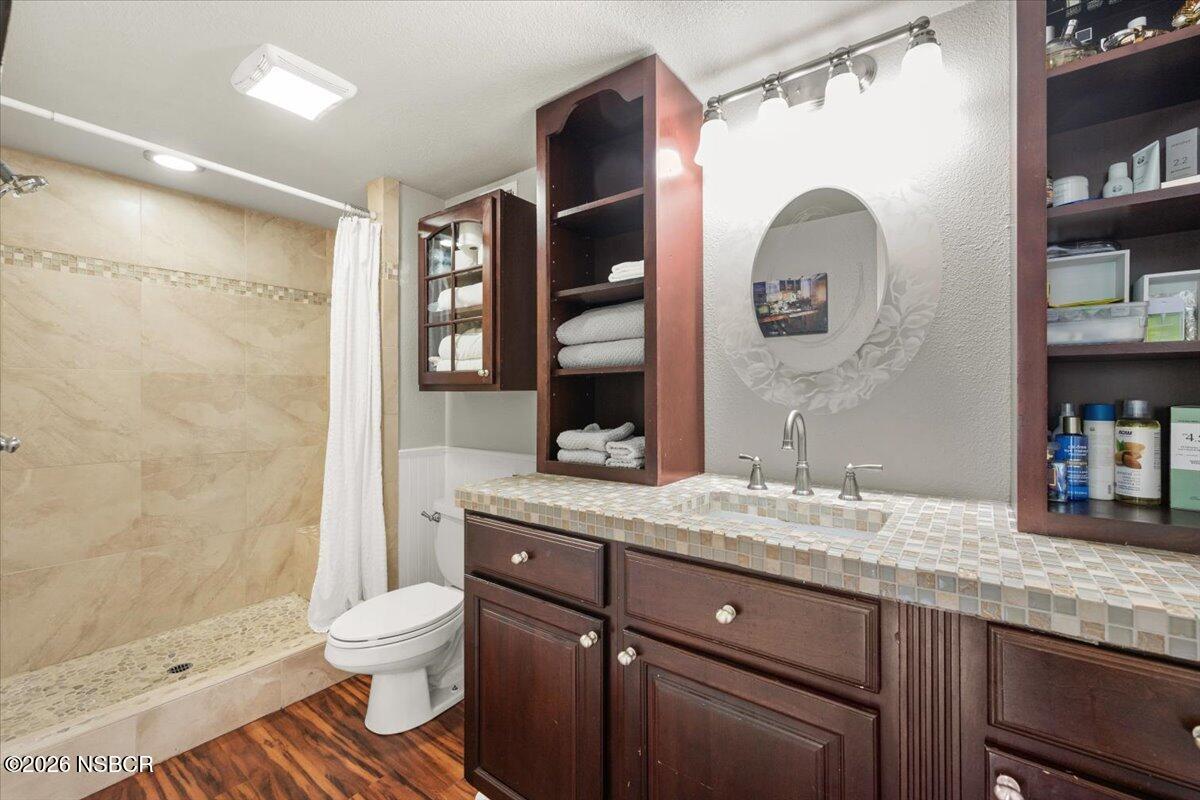 154 Abbey Road Santa Maria, CA 93455 - Photo 26 of 44 31-Bathroom