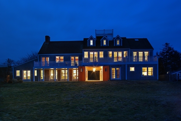 36 R Cliff Road Nantucket, MA 02554 - Photo 2 of 22 a front view of a building with garden