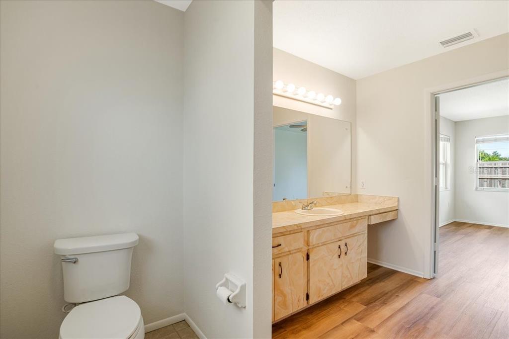 1312 Jamaica Road Venice, FL 34293 - Photo 27 of 35 Primary bathroom
