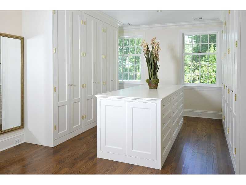 47 Round Hill Road Greenwich, CT 06831 - Photo 17 of 22 a kitchen with a window a washer and dryer