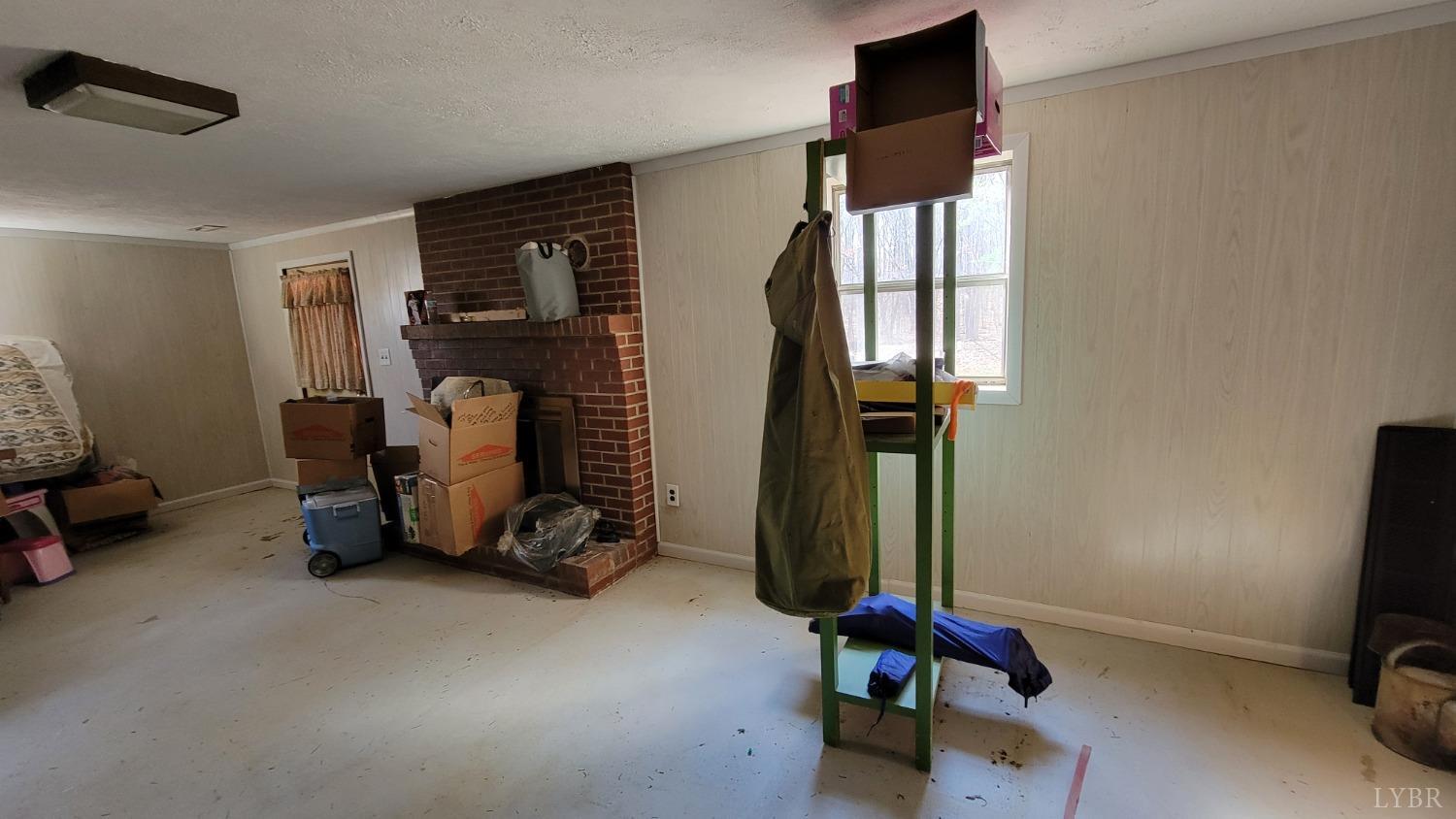 813 Jasper Wood Road Hurt, VA 24563 - Photo 8 of 10 Gallery Image 8