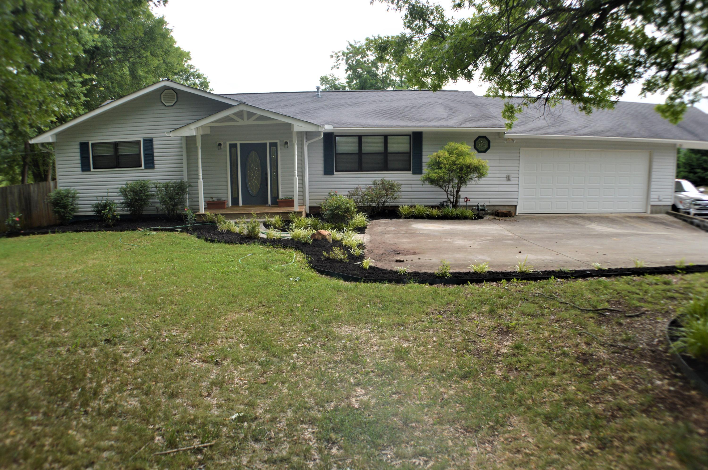 648 Chilhowee School Road Seymour, TN 37865 - Photo 2 of 26 DSC_0027