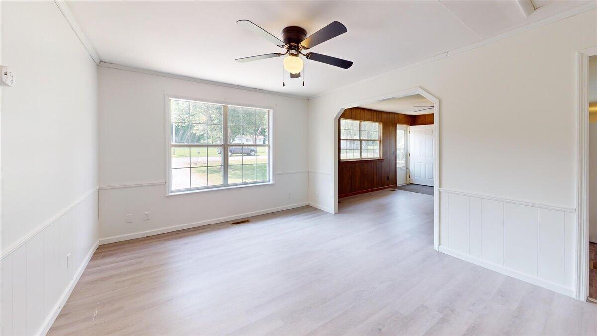 284 Rutland Avenue Dunlap, TN 37327 - Photo 5 of 43 18-284-Rutland-Ave-Living-Room