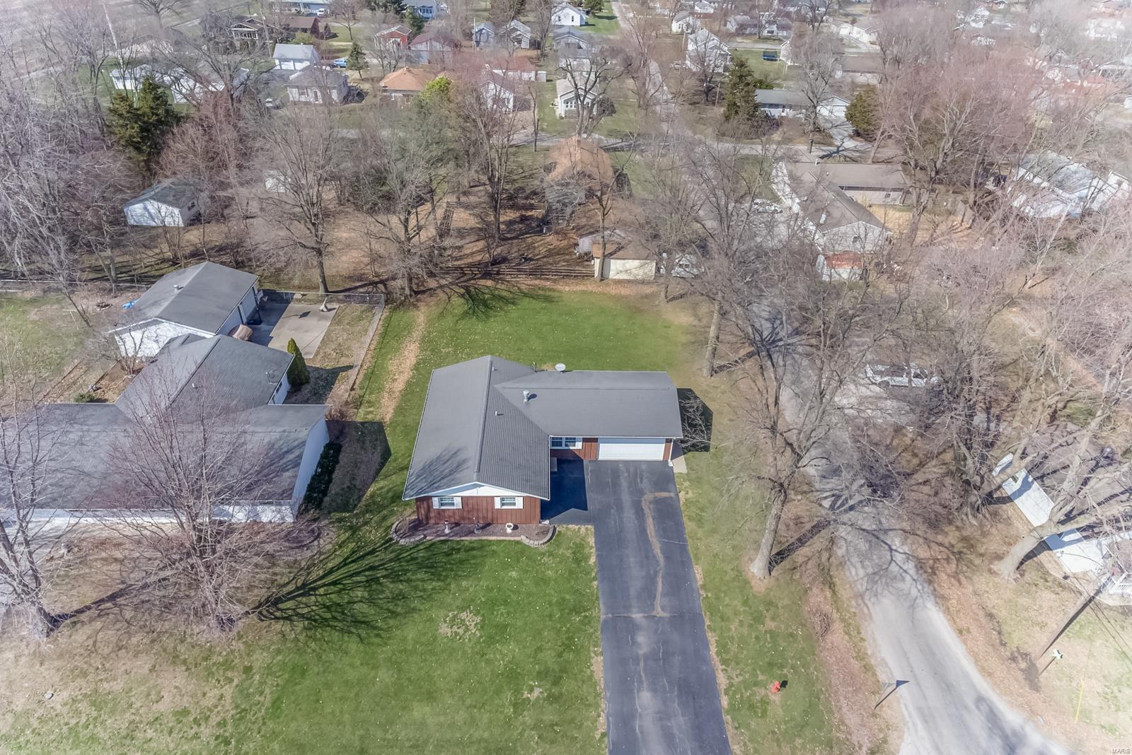 1010 Fillmore Street Gillespie, IL 62033 - Photo 11 of 31 Gallery Image 11