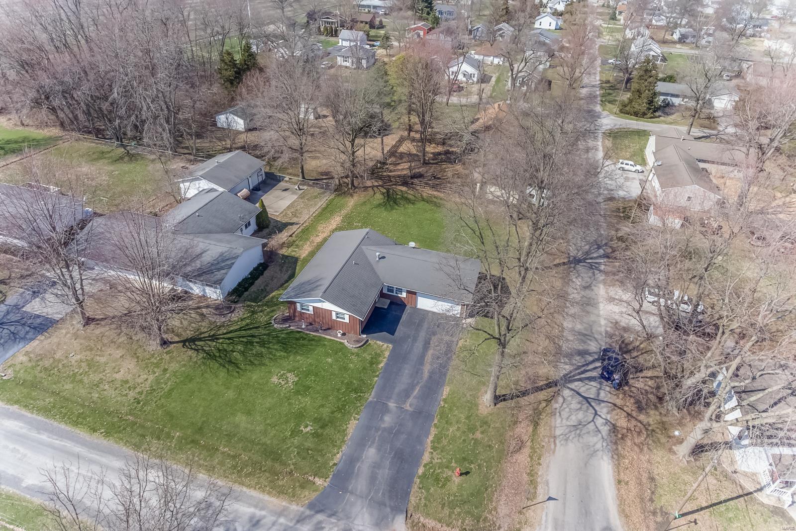 1010 Fillmore Street Gillespie, IL 62033 - Photo 12 of 31 Gallery Image 12