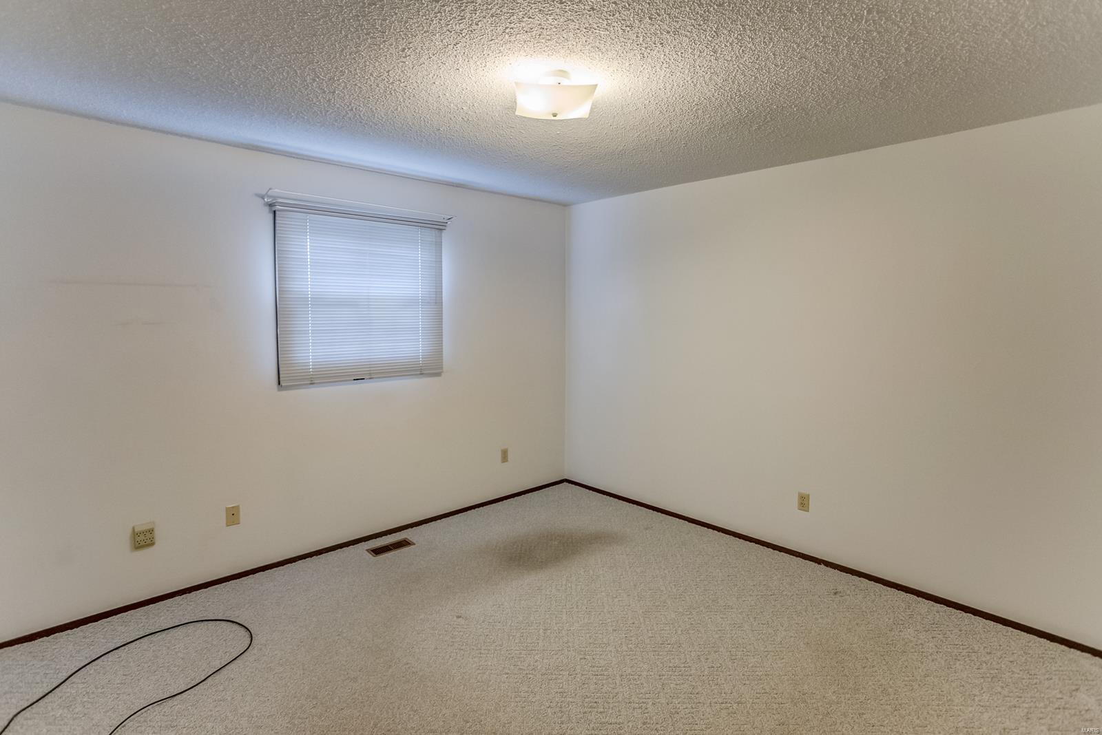 1010 Fillmore Street Gillespie, IL 62033 - Photo 21 of 31 Gallery Image 21
