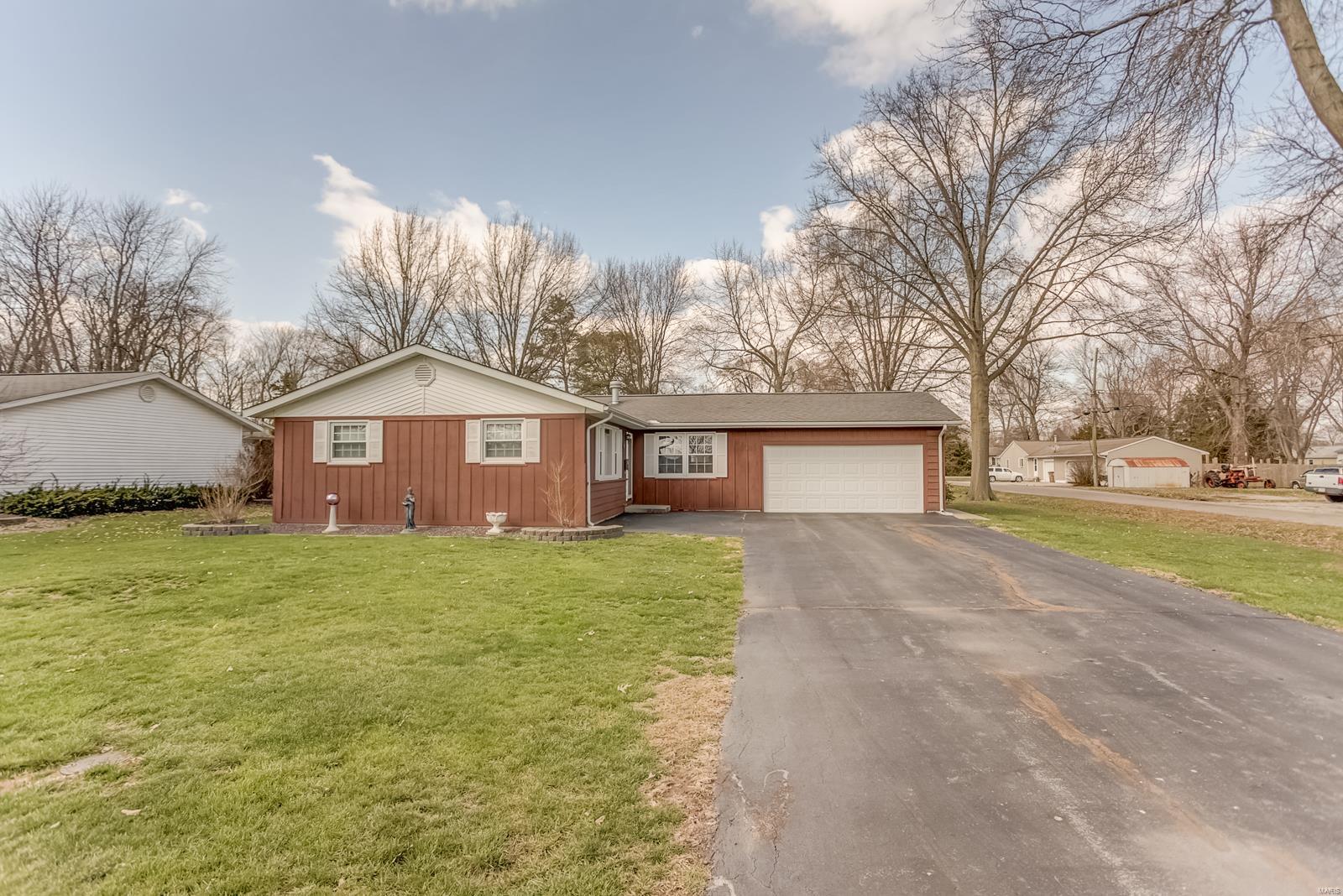 1010 Fillmore Street Gillespie, IL 62033 - Photo 4 of 31 Gallery Image 4