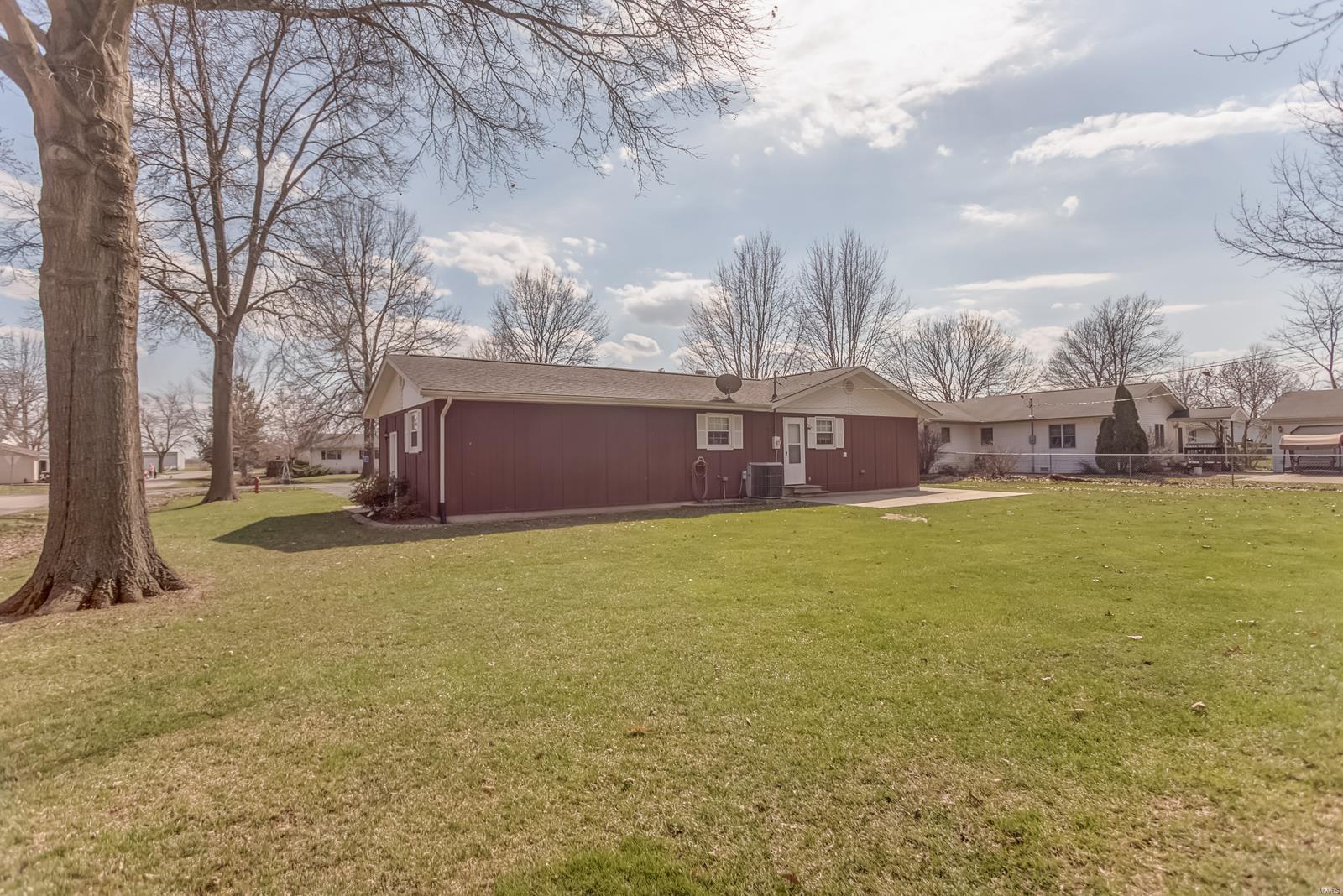 1010 Fillmore Street Gillespie, IL 62033 - Photo 8 of 31 Gallery Image 8