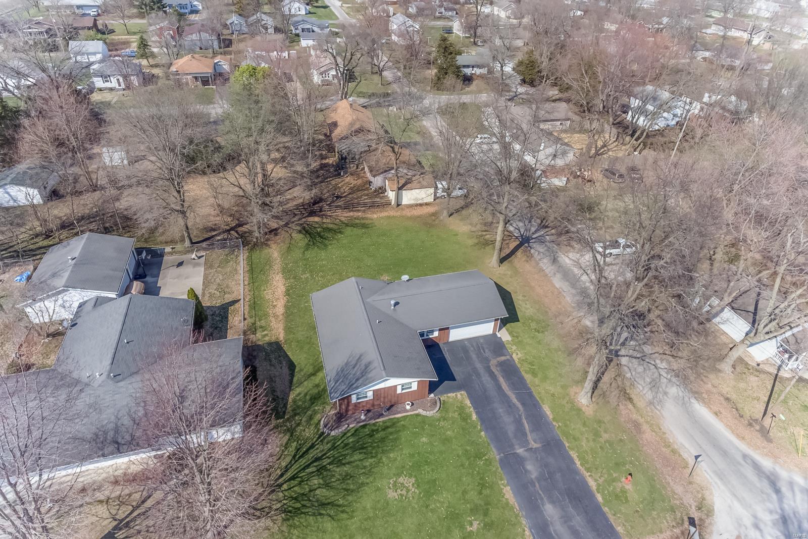 1010 Fillmore Street Gillespie, IL 62033 - Photo 10 of 31 Gallery Image 10
