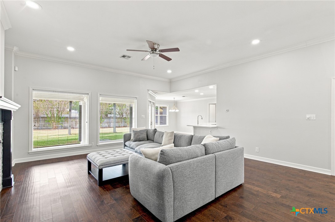 202 Ridge View Victoria, TX 77904 - Photo 14 of 46 Gallery Image 14