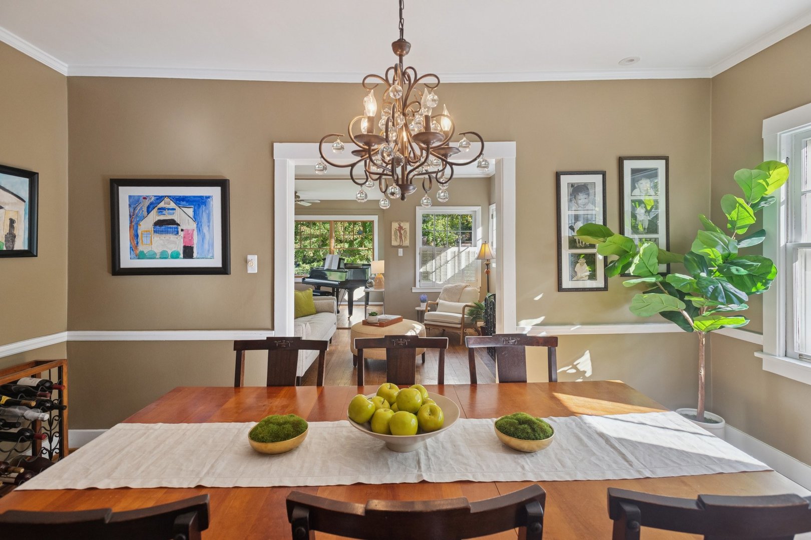 228 Poplar Street Winnetka, IL 60093 - Photo 8 of 34 a kitchen with a table and chairs