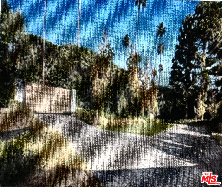 514 Doheny Road Beverly Hills, CA 90210 - Photo 1 of 1