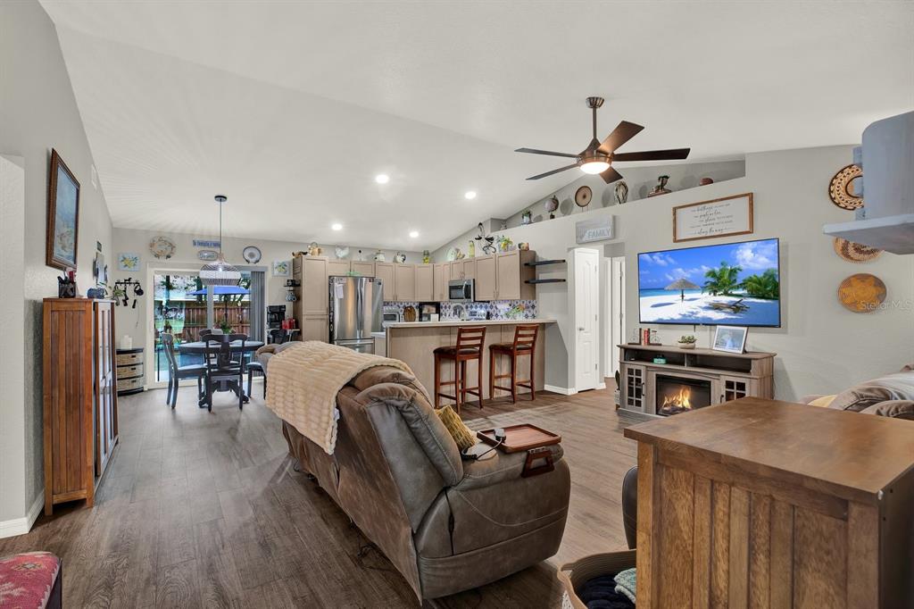 2803 Reagan Street West Inverness, FL 34453 - Photo 2 of 20