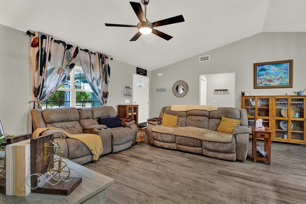 2803 Reagan Street West Inverness, FL 34453 - Photo 3 of 20