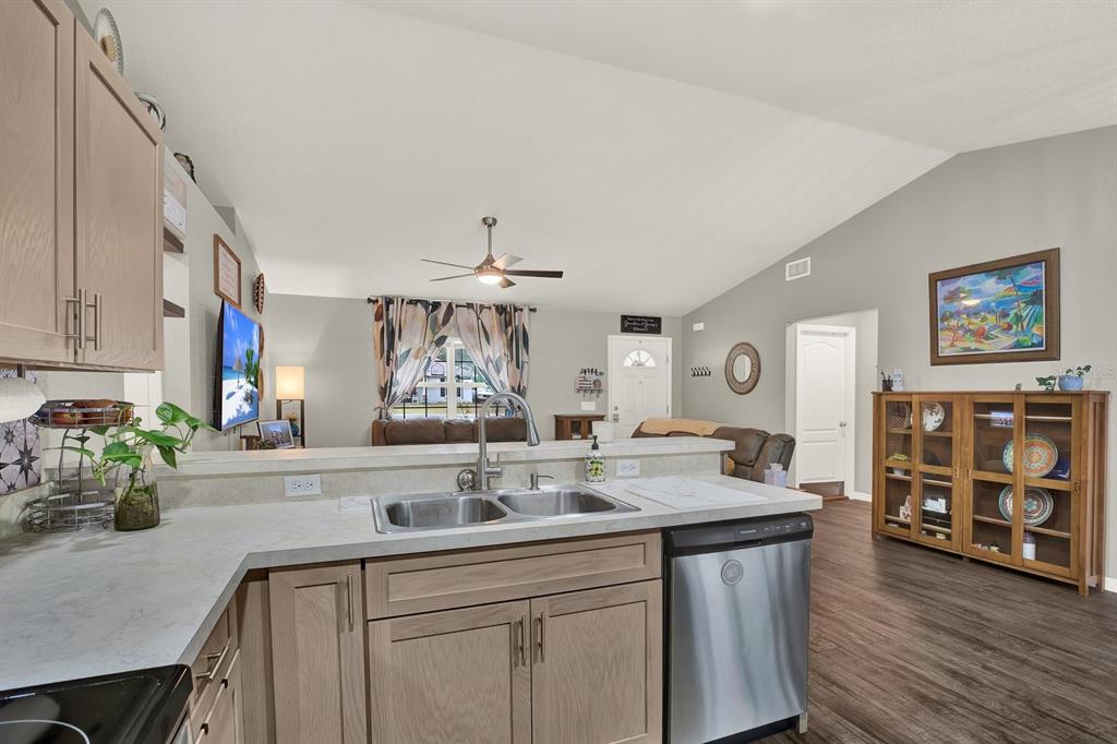 2803 Reagan Street West Inverness, FL 34453 - Photo 5 of 20