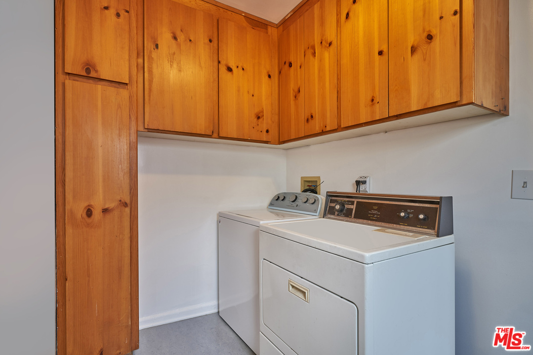 1157 South Point View Street Los Angeles, CA 90035 - Photo 17 of 25 Gallery Image 17