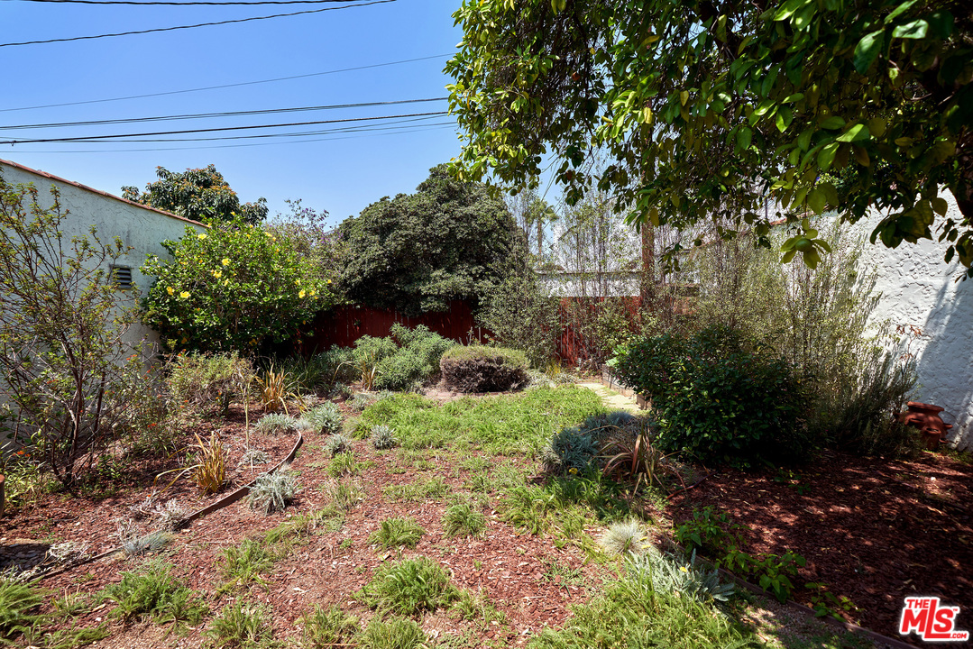 1157 South Point View Street Los Angeles, CA 90035 - Photo 20 of 25 Gallery Image 20
