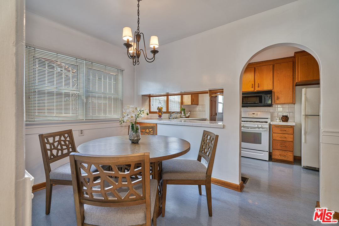 1157 South Point View Street Los Angeles, CA 90035 - Photo 3 of 25 Gallery Image 3