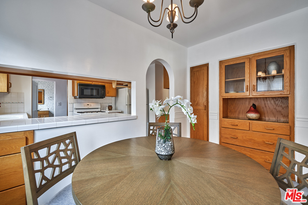 1157 South Point View Street Los Angeles, CA 90035 - Photo 4 of 25 Gallery Image 4