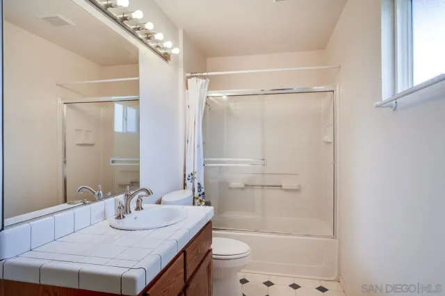 $1,185,000 | 620 Singing Vista Court, El Cajon, CA 92019