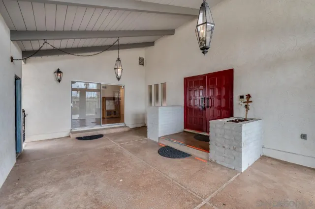 $1,185,000 | 620 Singing Vista Court, El Cajon, CA 92019