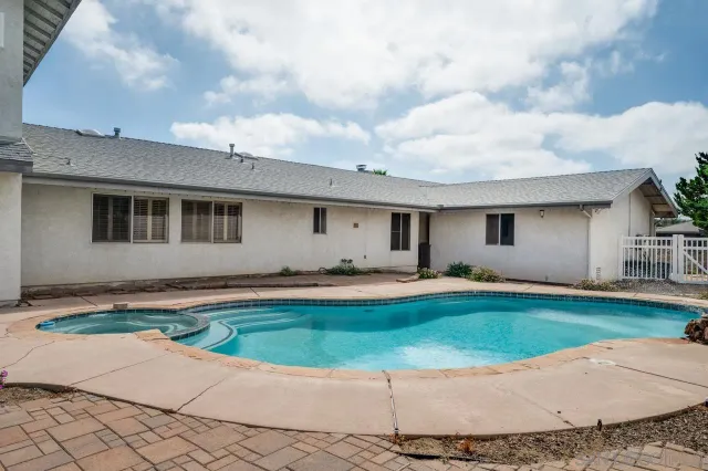 $1,185,000 | 620 Singing Vista Court, El Cajon, CA 92019