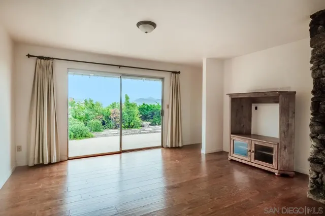 $1,185,000 | 620 Singing Vista Court, El Cajon, CA 92019