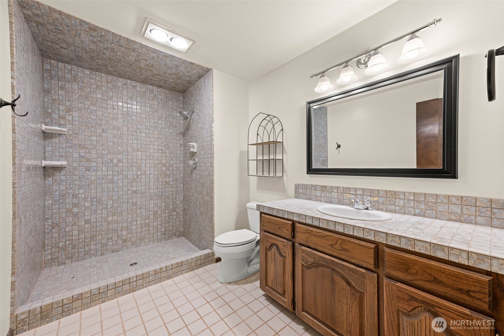 7925 Mullen Road Southeast Olympia, WA 98503 - Photo 14 of 40