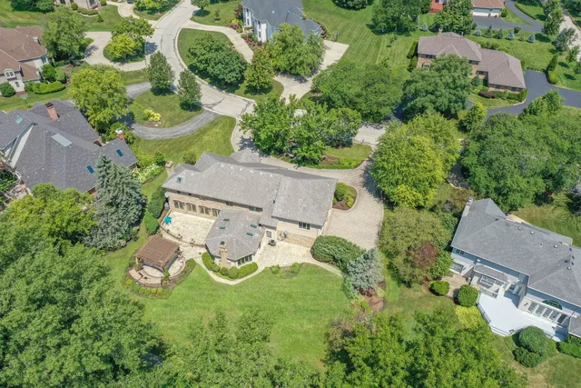 $1,845,000 | 6447 Manor Drive, Burr Ridge, IL 60527