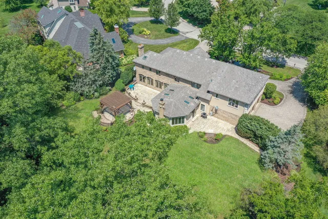 $1,845,000 | 6447 Manor Drive, Burr Ridge, IL 60527