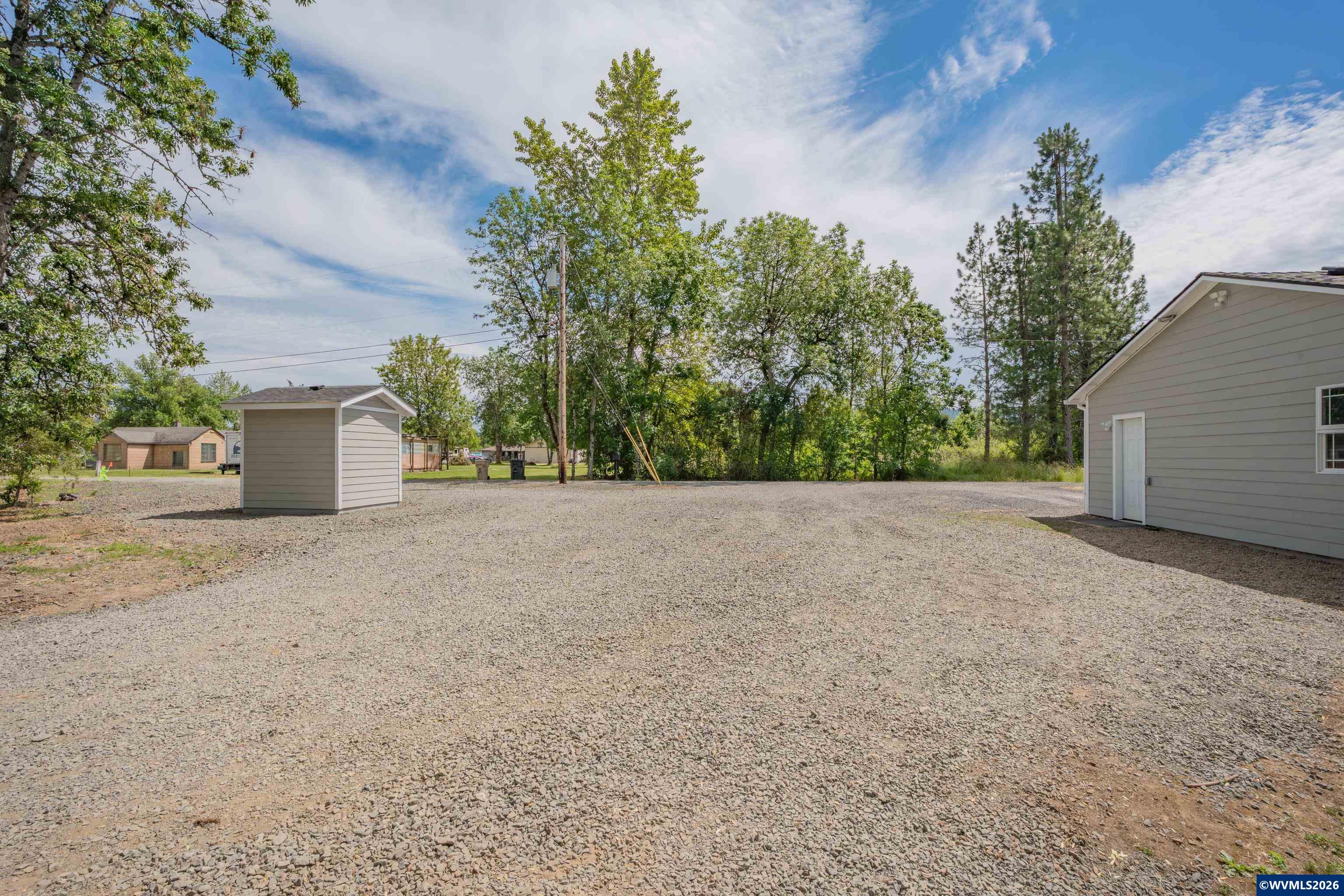 530 Brooks Street Lebanon, OR 97355 - Photo 23 of 26