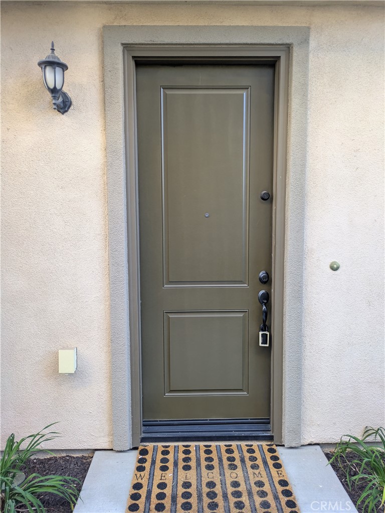 42945 Avenida Amistad Temecula, CA 92592 - Photo 3 of 32 Front entry