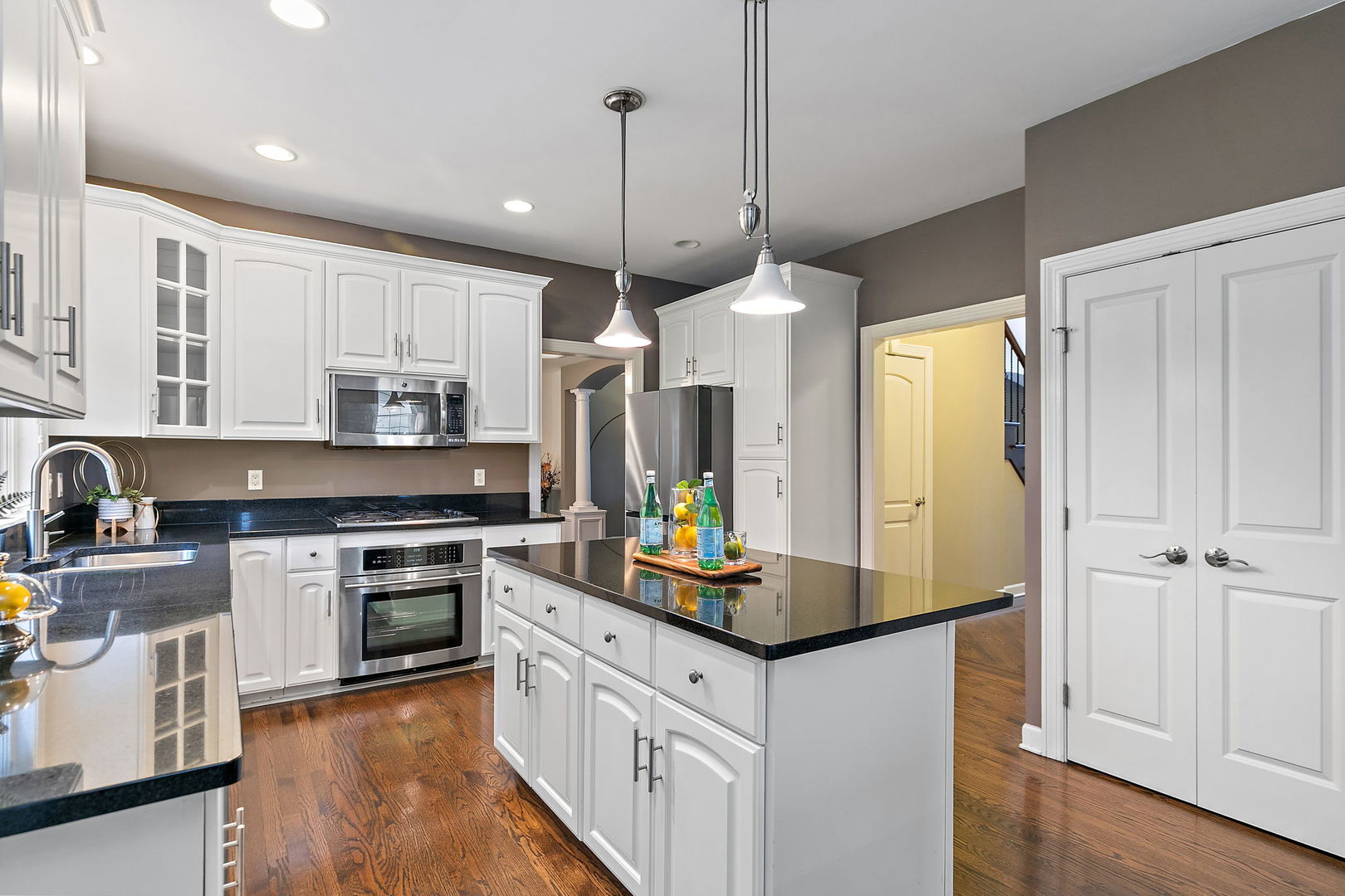 40-w017 Carl Sandburg Road St. Charles, IL 60175 - Photo 10 of 44
