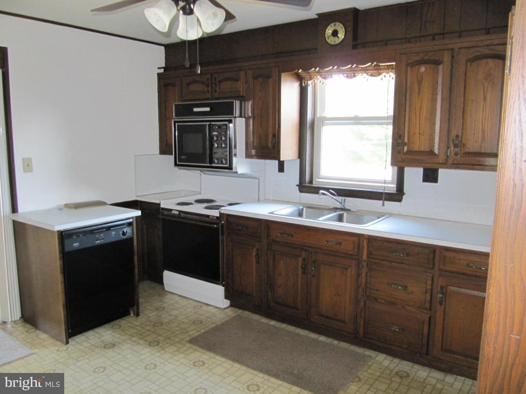 250 Creamery Road Denver, PA 17517 - Photo 9 of 19 Gallery Image 9